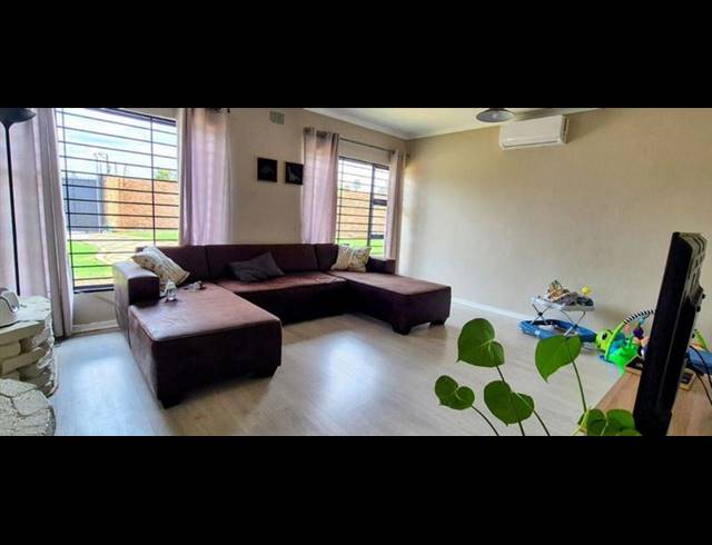 3 BEDROOM HOUSE FOR SALE IN BEYERS PARK